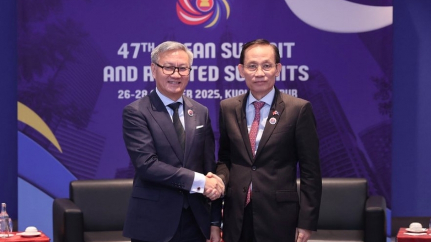 ASEAN Summit: Vietnamese foreign minister meets Lao, Indian counterparts